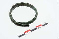 Foto von Bronzeperlarmreif (NHMW-PRAE-025230)